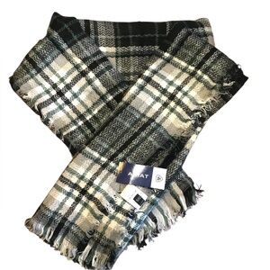 NWT ARIAT Green,White & Black Plaid Blanket Scarf.